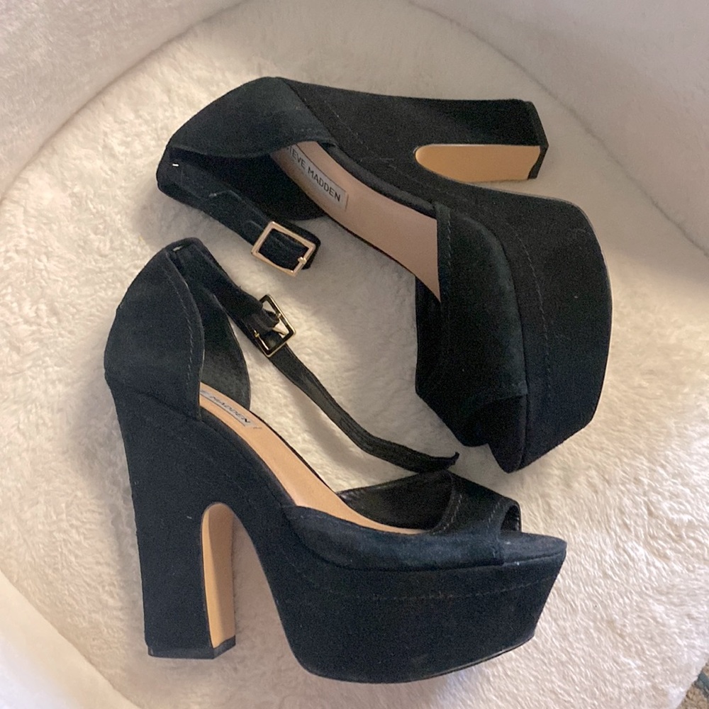 STEVE MADDEN // GRETTA black platform heels